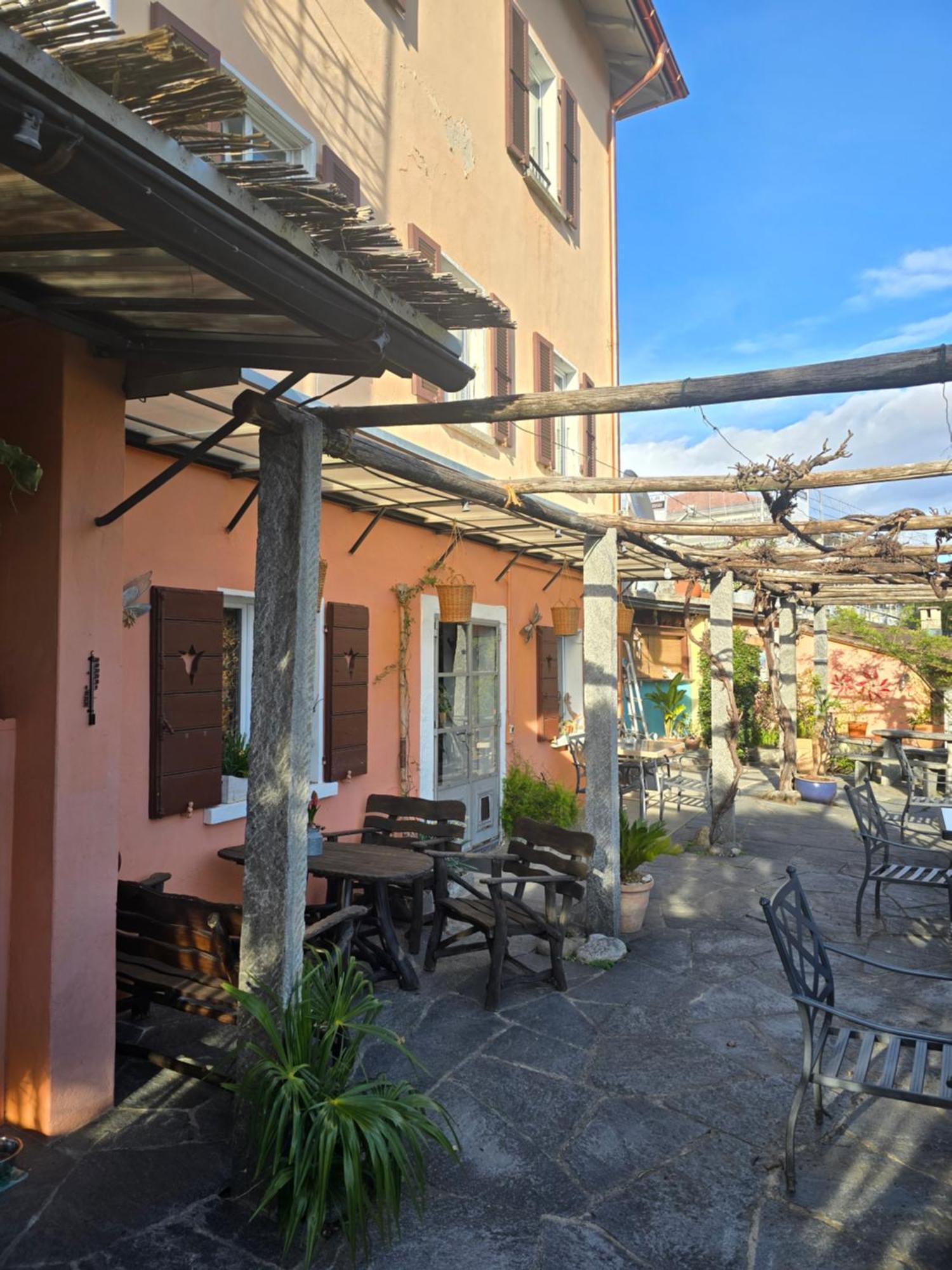 Pensione Olanda Locarno Bagian luar foto