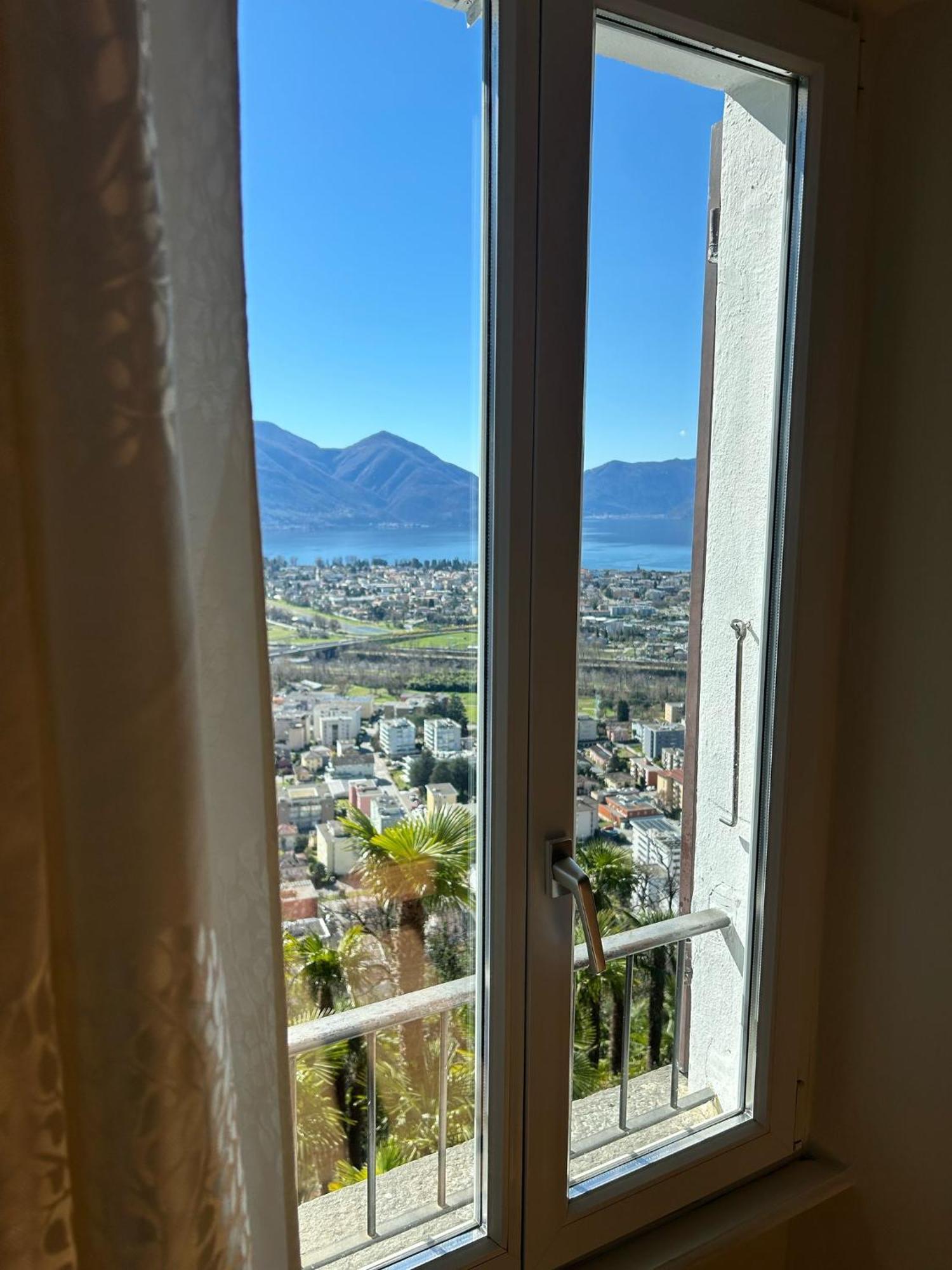 Pensione Olanda Locarno Bagian luar foto