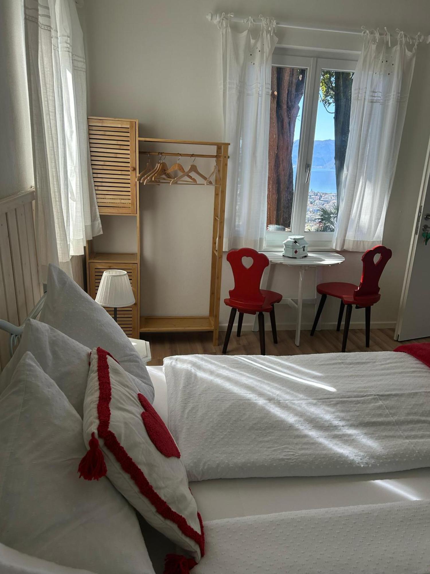 Pensione Olanda Locarno Bagian luar foto